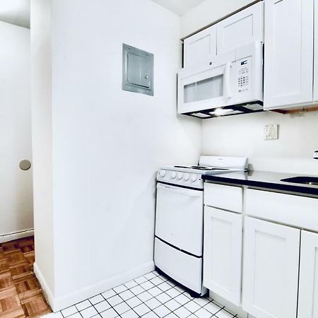 Times Square Manhattan - Private Room In 2 Bedroom Apartment New York Bagian luar foto