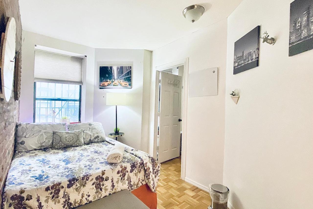 Times Square Manhattan - Private Room In 2 Bedroom Apartment New York Bagian luar foto